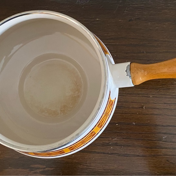 Vintage Enamel Saucepan with Wooden Handle - Picture 3 of 3